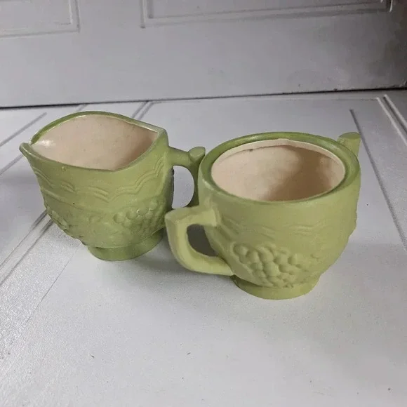 Arnels Vintage Creamer & Sugar Cup Grape Design Green Pottery - Picture 2 of 11